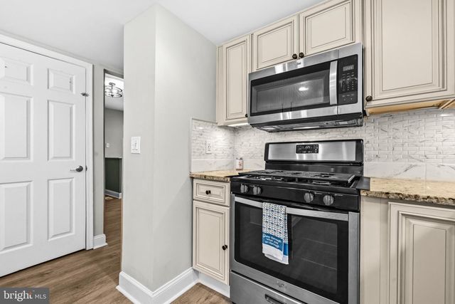 6109 PLAINVILLE LN, Woodbridge, VA 22193