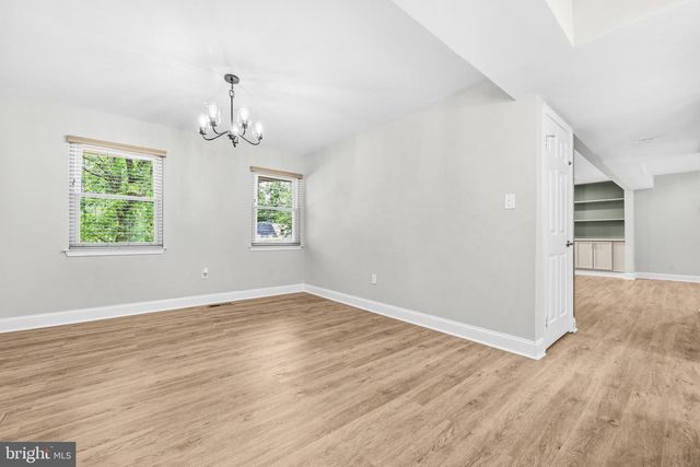6109 PLAINVILLE LN, Woodbridge, VA 22193