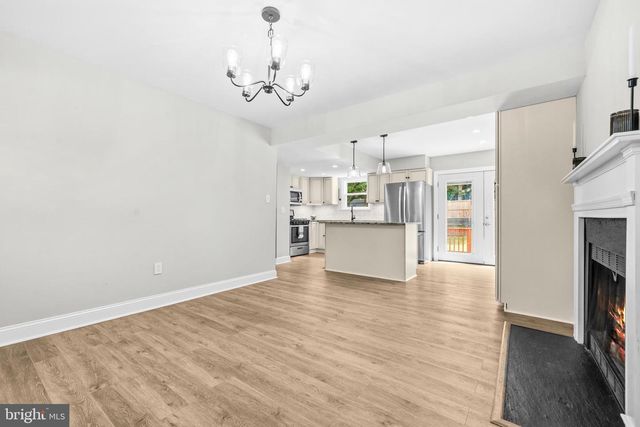 6109 PLAINVILLE LN, Woodbridge, VA 22193