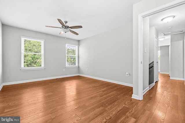6109 PLAINVILLE LN, Woodbridge, VA 22193