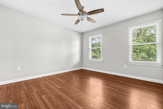6109 PLAINVILLE LN, Woodbridge, VA 22193