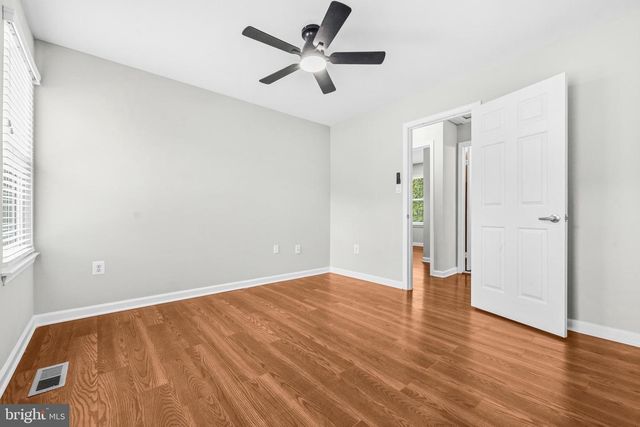 6109 PLAINVILLE LN, Woodbridge, VA 22193