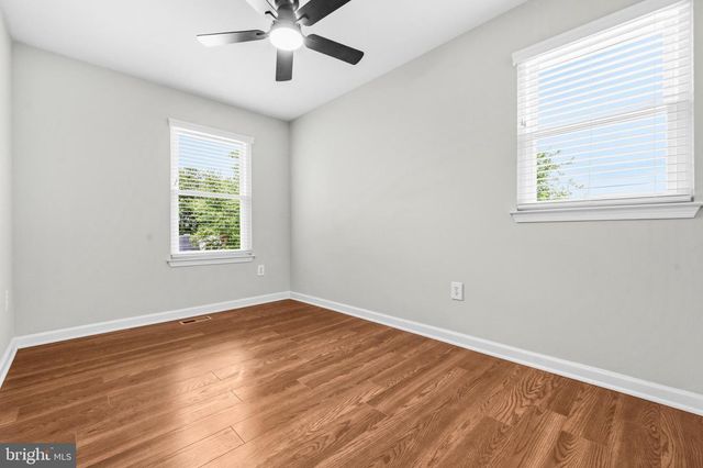 6109 PLAINVILLE LN, Woodbridge, VA 22193