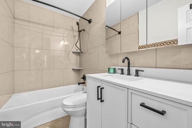 6109 PLAINVILLE LN, Woodbridge, VA 22193