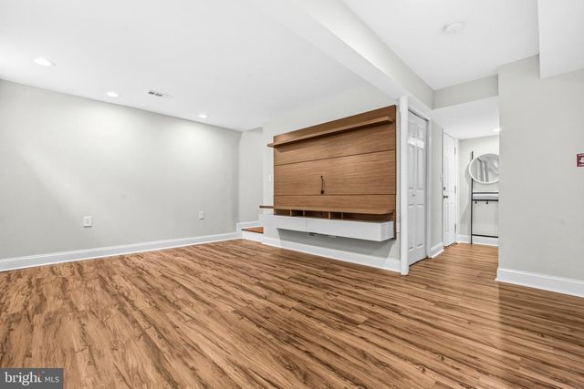 6109 PLAINVILLE LN, Woodbridge, VA 22193