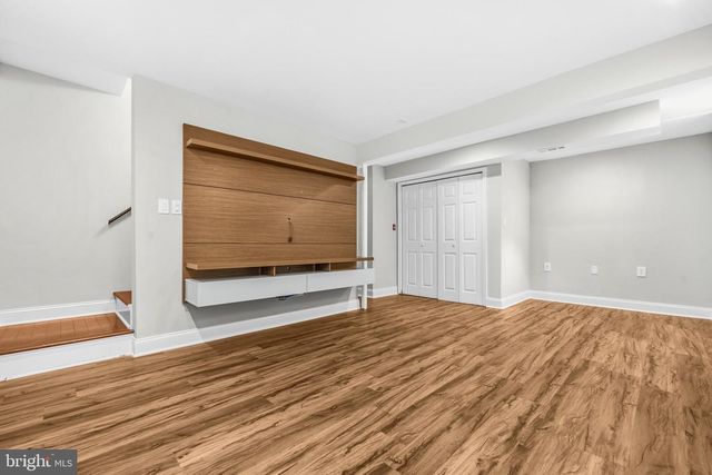 6109 PLAINVILLE LN, Woodbridge, VA 22193