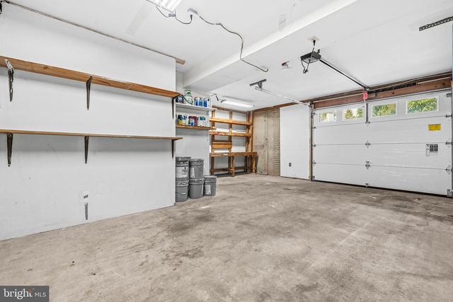 6109 PLAINVILLE LN, Woodbridge, VA 22193