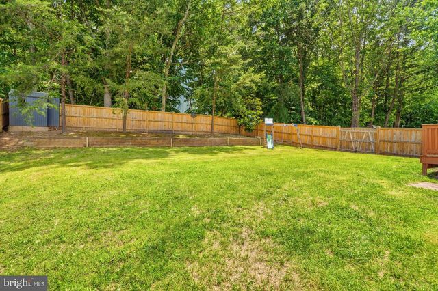 6109 PLAINVILLE LN, Woodbridge, VA 22193
