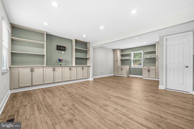6109 PLAINVILLE LN, Woodbridge, VA 22193
