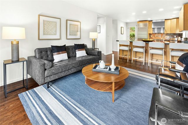 105 Big Bear Place NW, Issaquah, WA 98027