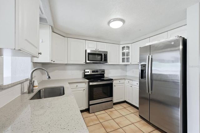 2173 FIESTA DRIVE, Sarasota, FL 34231
