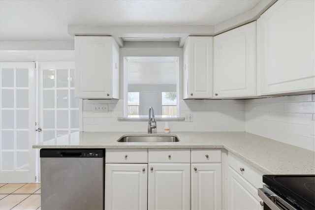 2173 FIESTA DRIVE, Sarasota, FL 34231