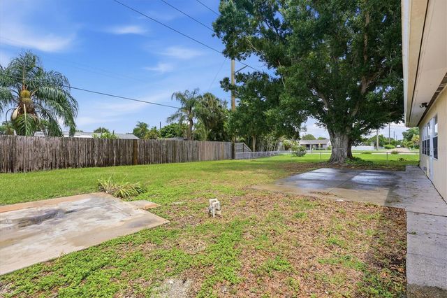 2173 FIESTA DRIVE, Sarasota, FL 34231