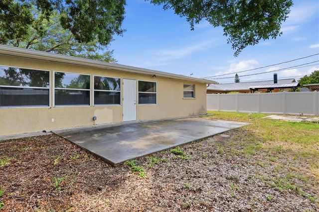 2173 FIESTA DRIVE, Sarasota, FL 34231