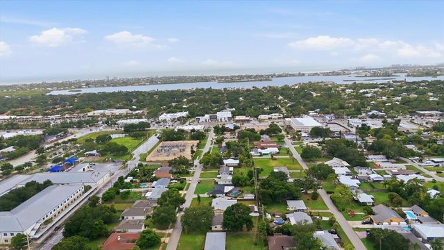 2173 FIESTA DRIVE, Sarasota, FL 34231