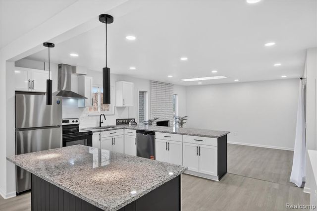 31040 Champine Street, Saint Clair Shores, MI 48082