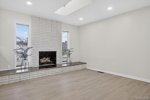 31040 Champine Street, Saint Clair Shores, MI 48082