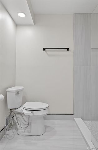 31040 Champine Street, Saint Clair Shores, MI 48082