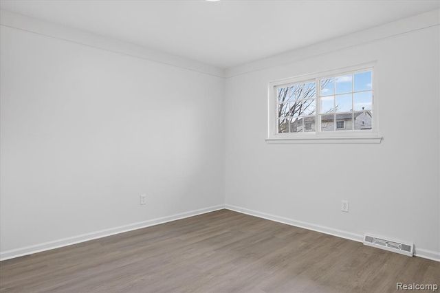 31040 Champine Street, Saint Clair Shores, MI 48082