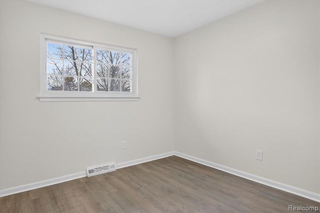 31040 Champine Street, Saint Clair Shores, MI 48082