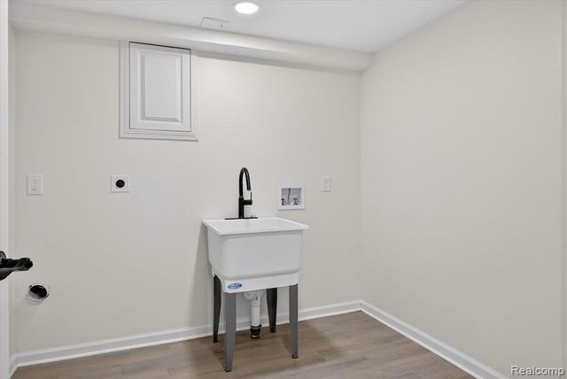 31040 Champine Street, Saint Clair Shores, MI 48082