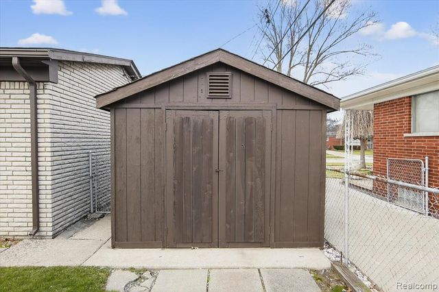 31040 Champine Street, Saint Clair Shores, MI 48082