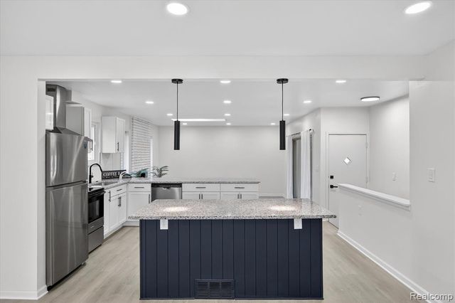 31040 Champine Street, Saint Clair Shores, MI 48082