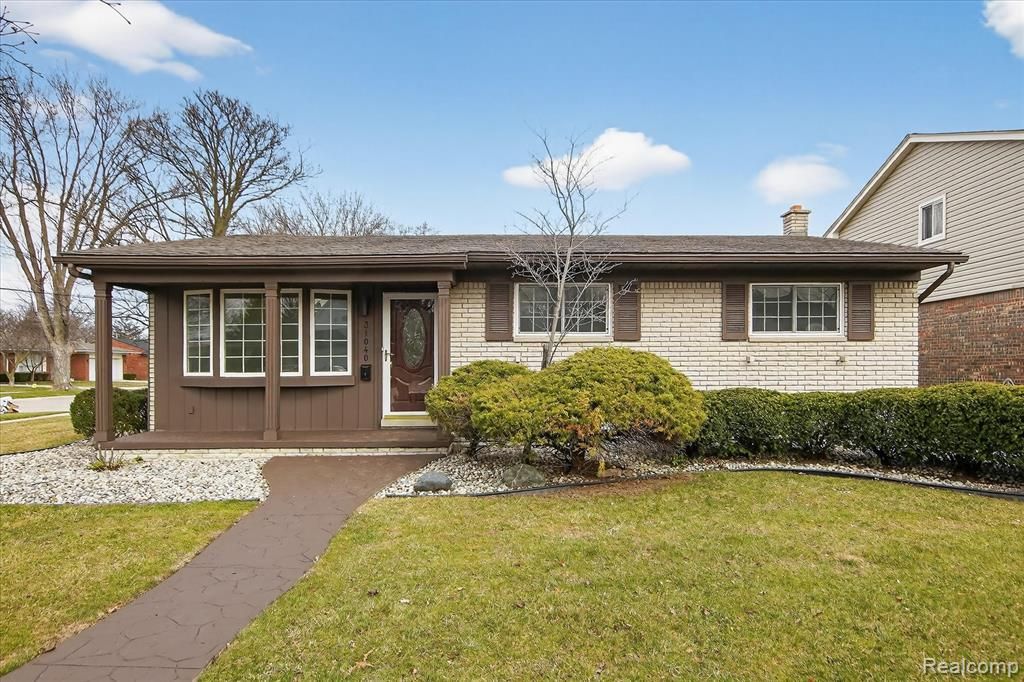 31040 Champine Street, Saint Clair Shores, MI 48082