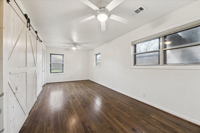 7262 Roos Road, Houston, TX 77074