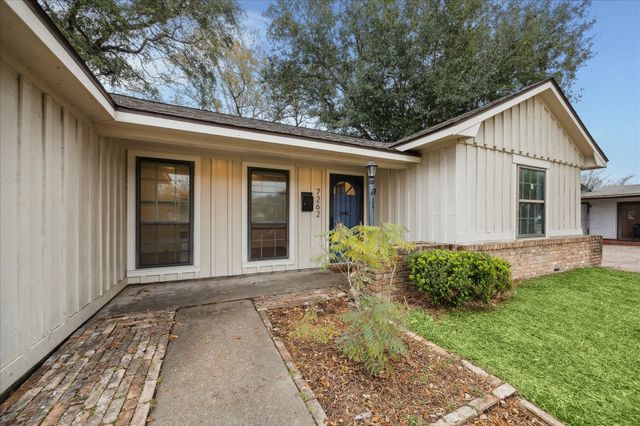 7262 Roos Road, Houston, TX 77074