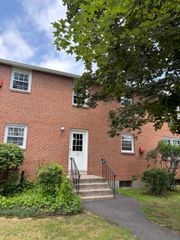 4 Grandview Drive 49C, Farmington, CT 06032