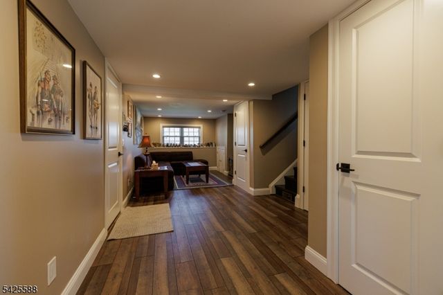 27 Schuyler Dr, Clark Twp., NJ 07066