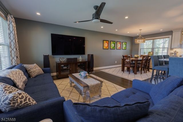 27 Schuyler Dr, Clark Twp., NJ 07066