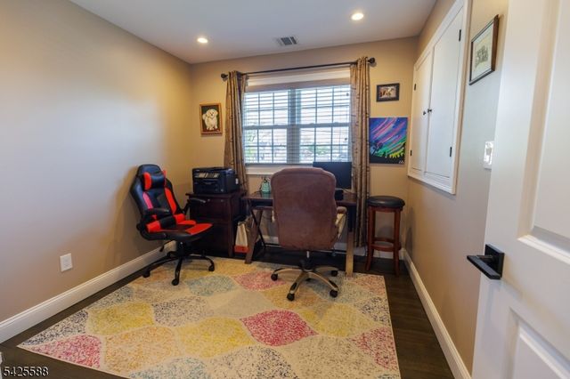 27 Schuyler Dr, Clark Twp., NJ 07066