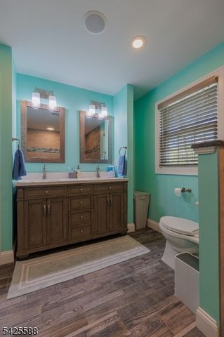 27 Schuyler Dr, Clark Twp., NJ 07066