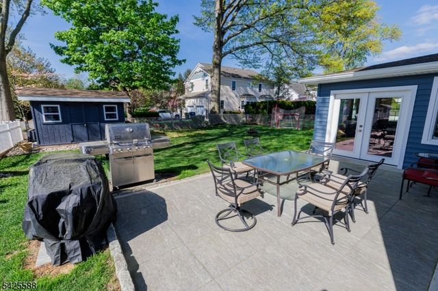 27 Schuyler Dr, Clark Twp., NJ 07066
