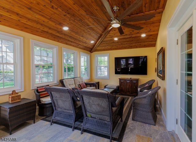 27 Schuyler Dr, Clark Twp., NJ 07066