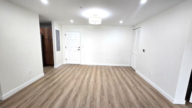 8395 SW 73RD Avenue 423, Miami, FL 33143