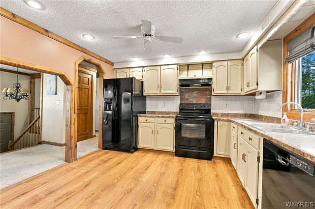 4824 Saint Joseph Drive, Lockport Town, NY 14094