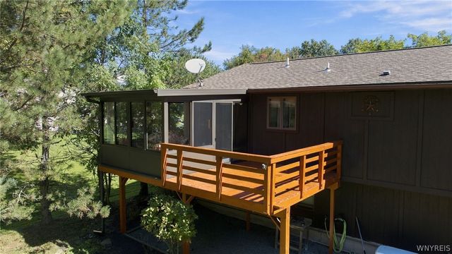 4824 Saint Joseph Drive, Lockport Town, NY 14094