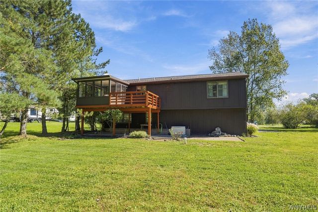 4824 Saint Joseph Drive, Lockport Town, NY 14094