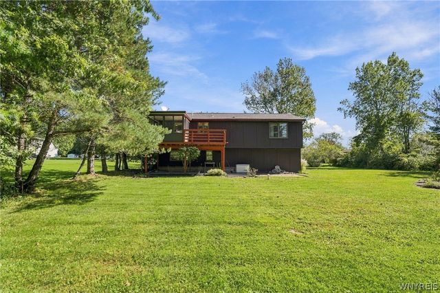 4824 Saint Joseph Drive, Lockport Town, NY 14094