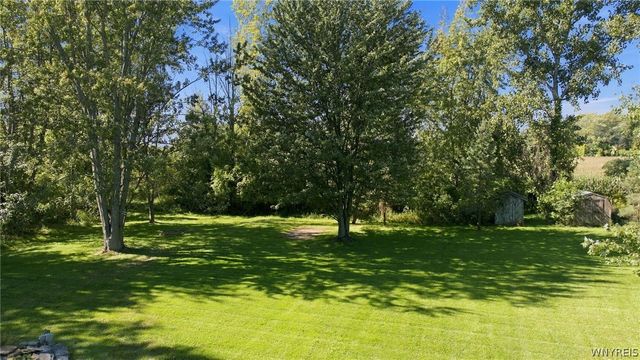 4824 Saint Joseph Drive, Lockport Town, NY 14094