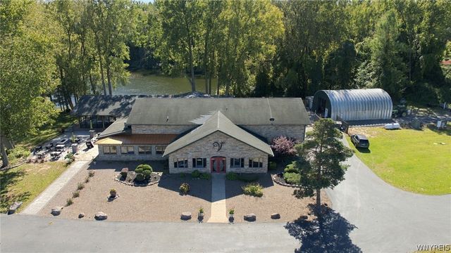 4824 Saint Joseph Drive, Lockport Town, NY 14094