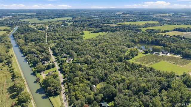 4824 Saint Joseph Drive, Lockport Town, NY 14094