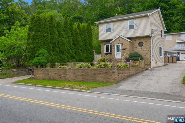 562 Valley Road, Clifton, NJ 07013