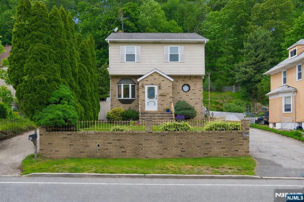562 Valley Road, Clifton, NJ 07013