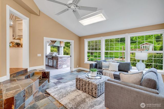 4511 238th Place SE, Sammamish, WA 98029