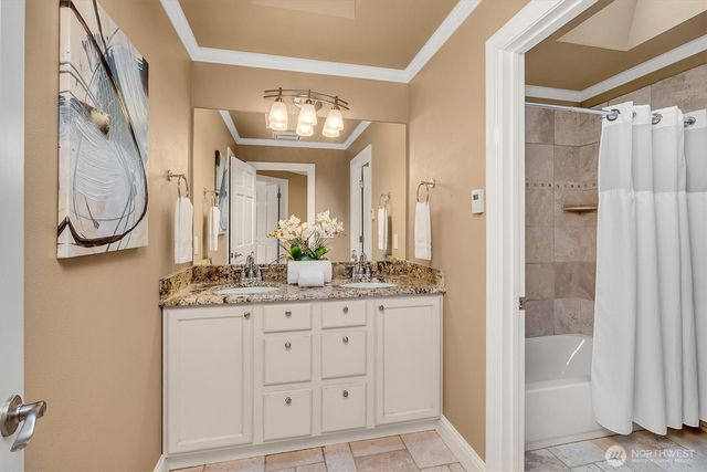4511 238th Place SE, Sammamish, WA 98029