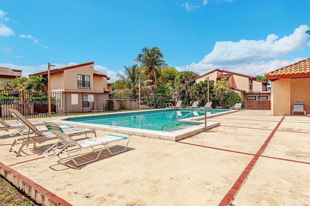 740 NW 105th Pl A6, Miami, FL 33172